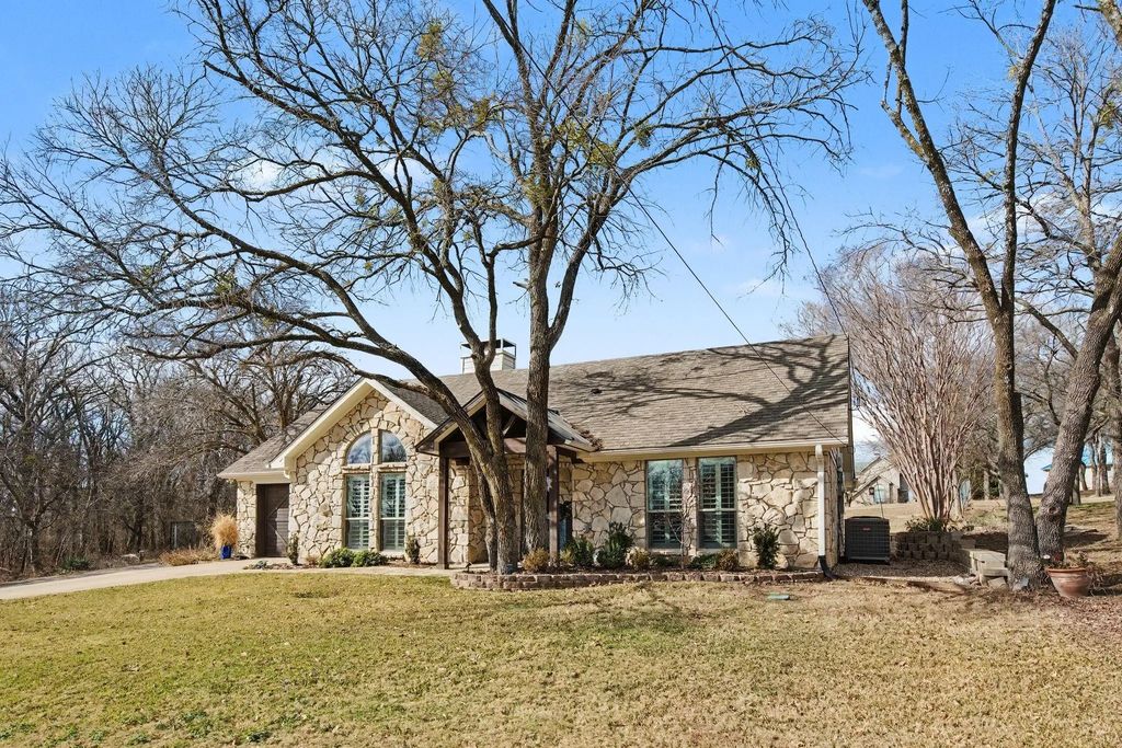 445 Crescent Drive, Pottsboro