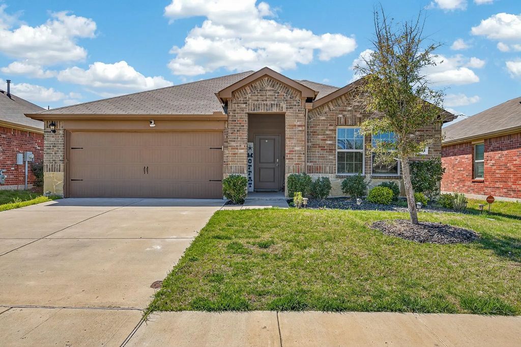 2211 Kingfisher, Crandall