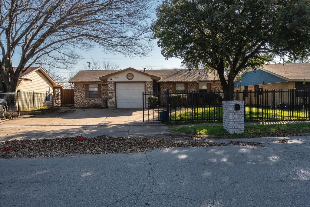 12416 Spring Branch Drive, Balch Springs