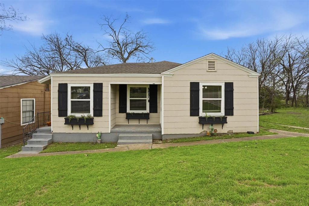 4867 Lawther Drive, River Oaks