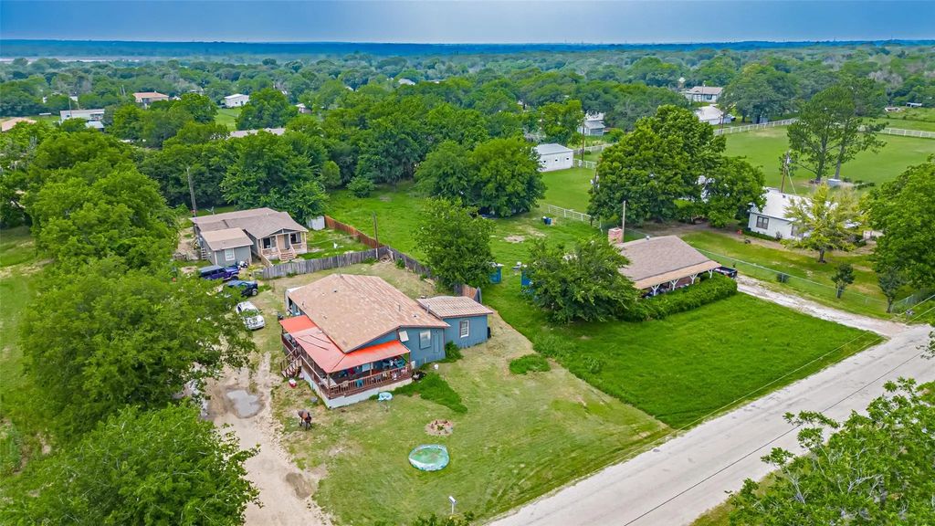 291 County Road 4858, Newark