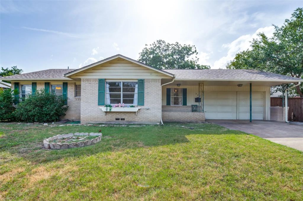 329 N Brighton Avenue, Dallas