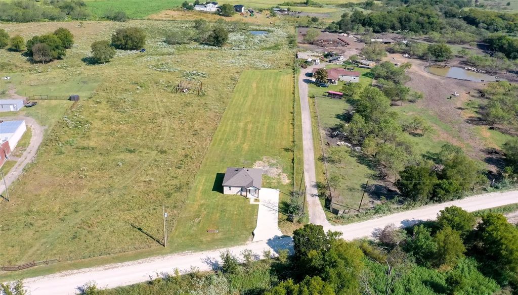 8064 County Road 1040, Rice