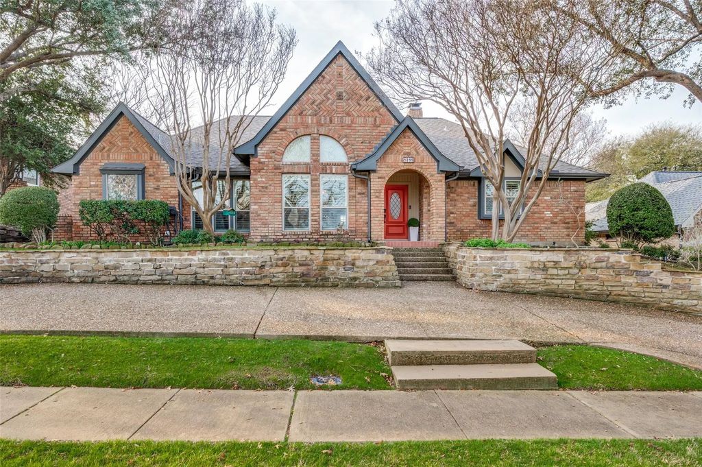 1215 Magnolia Drive, Carrollton