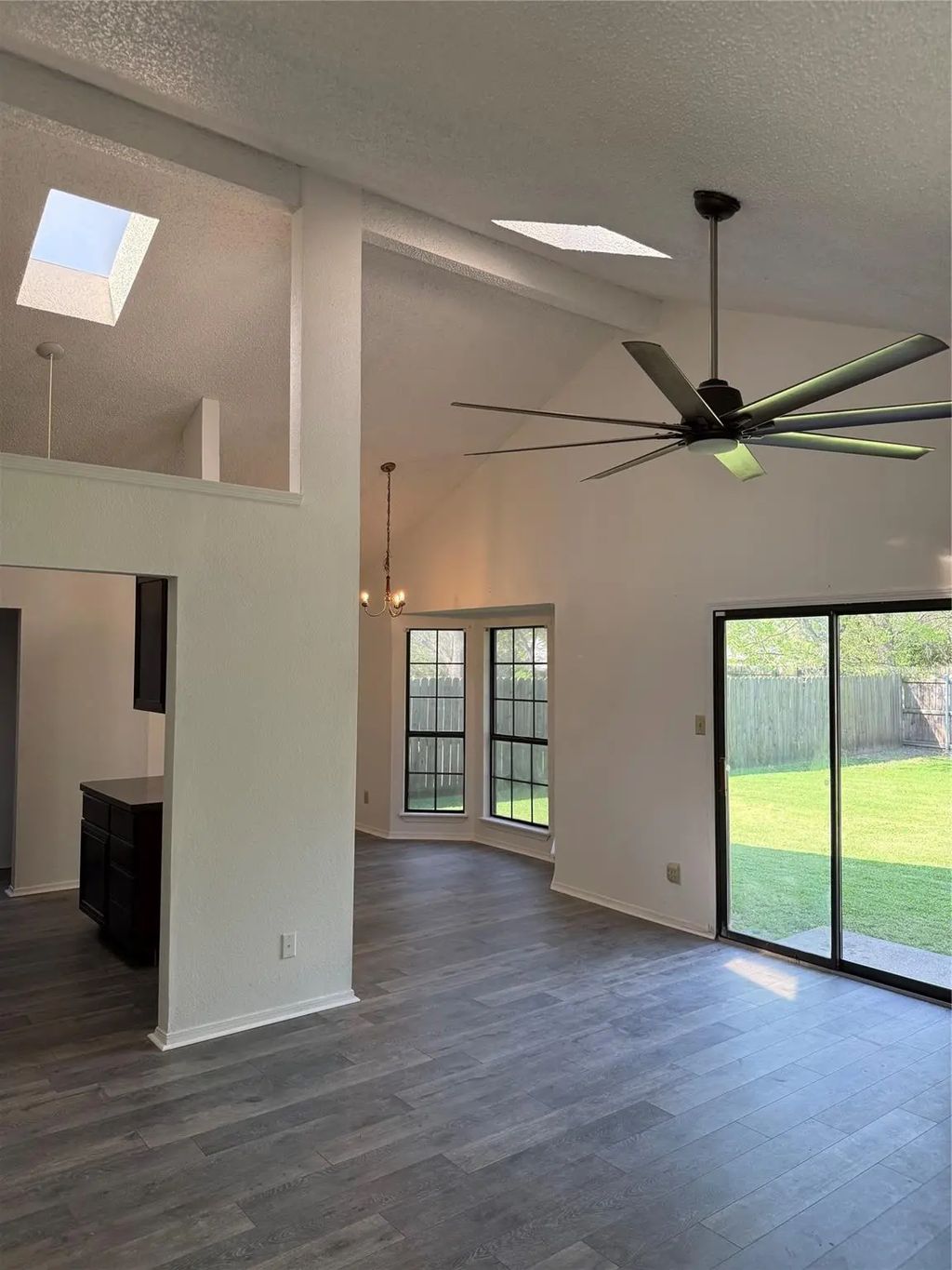 2513 N Freedom Lane, Denton