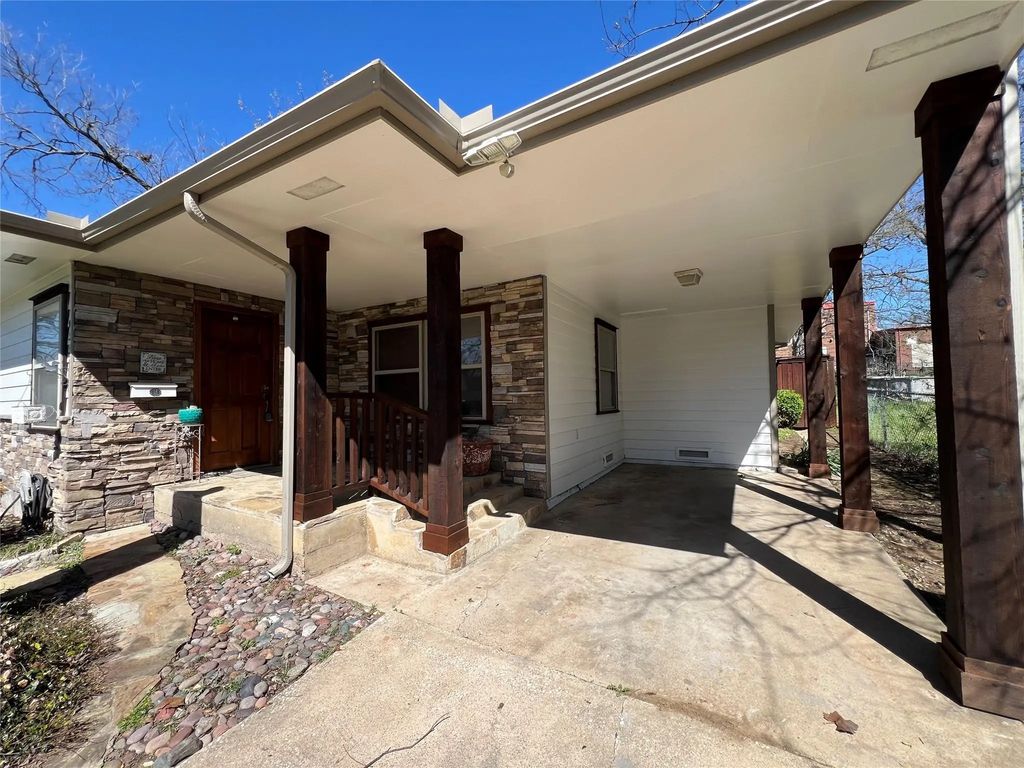 533 E Sears Street, Denison