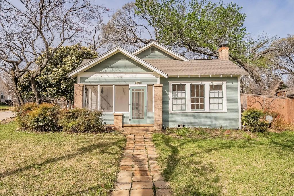 1201 Clint Street, Carrollton