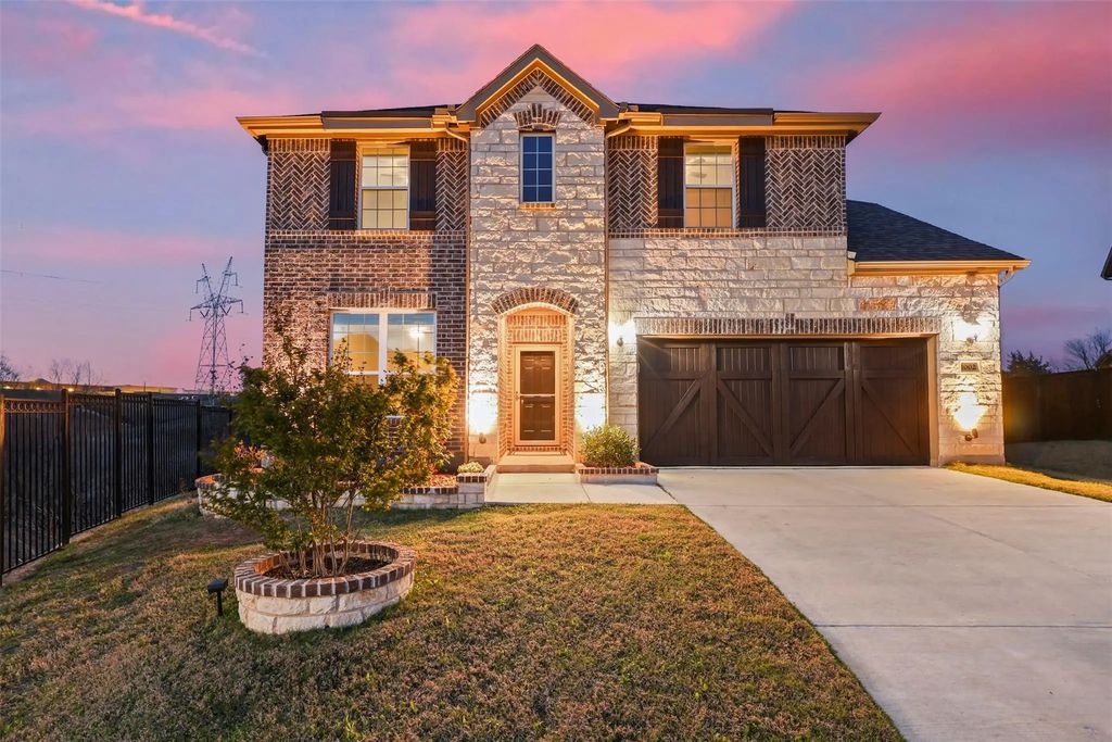 1002 Lakebend Court, Lewisville