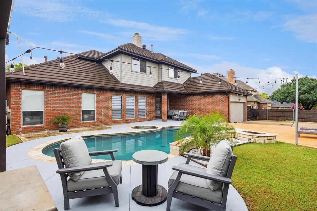 312 Springhill Drive, Hurst