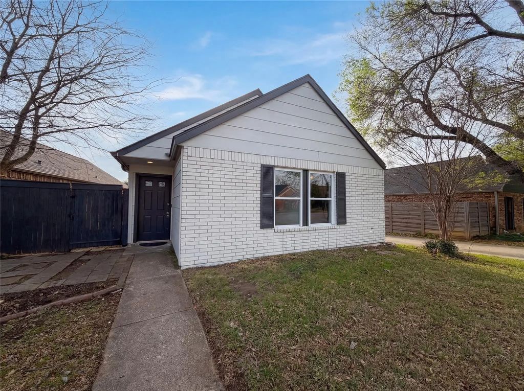 308 Teakwood Lane, Lewisville