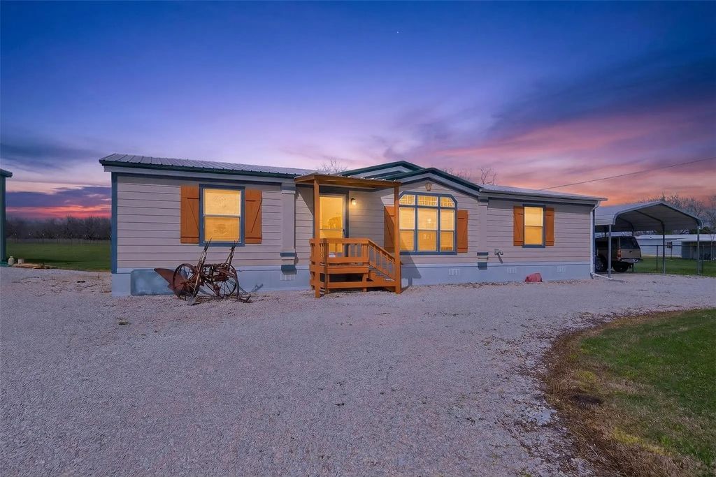 2190 Covey Circle, Sanger