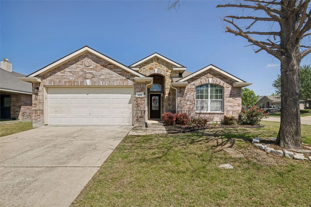 908 Johnson City Avenue, Forney
