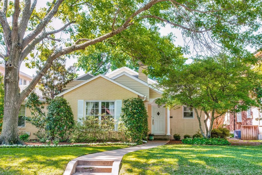 4209 Greenbrier Drive, University Park