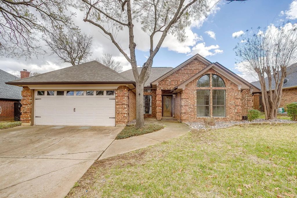 8016 Kendra Lane, North Richland Hills