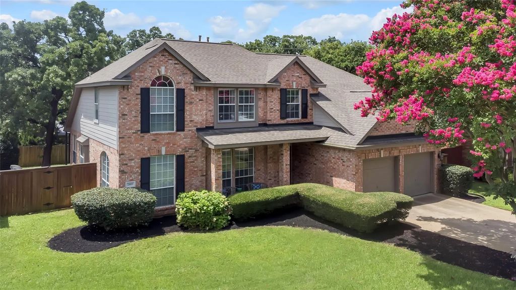 2807 Stonehurst Drive, Grapevine