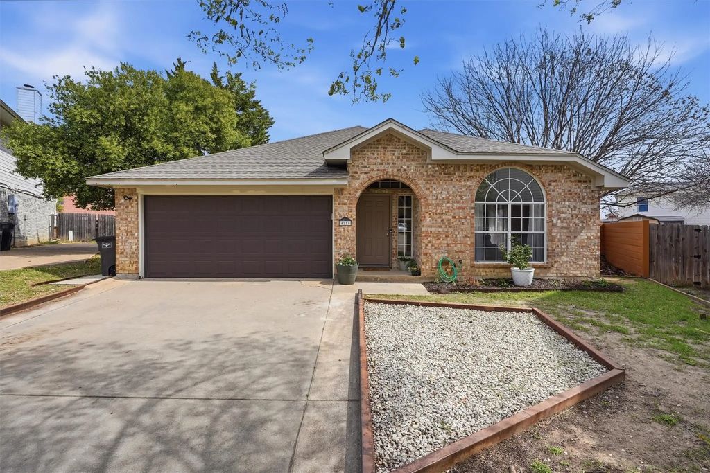 4217 Heritage Way Drive, Fort Worth