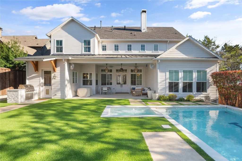 7040 Gaston Avenue, Dallas