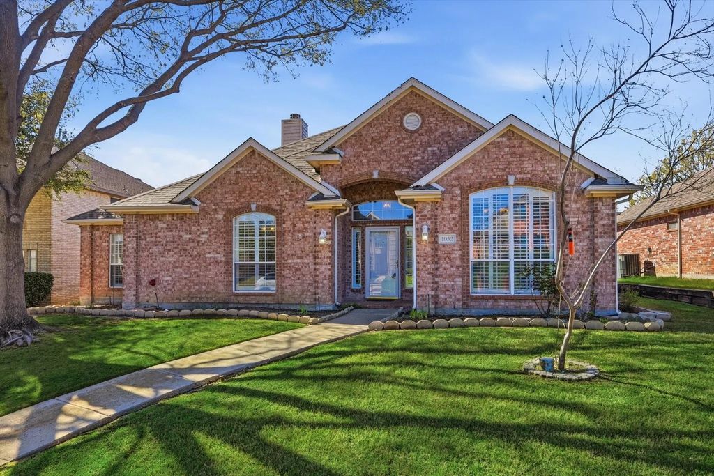 1052 E Seminole Trail, Carrollton