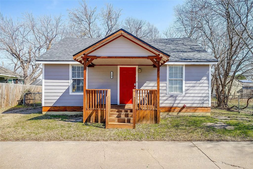 100 Henderson Street, Waxahachie