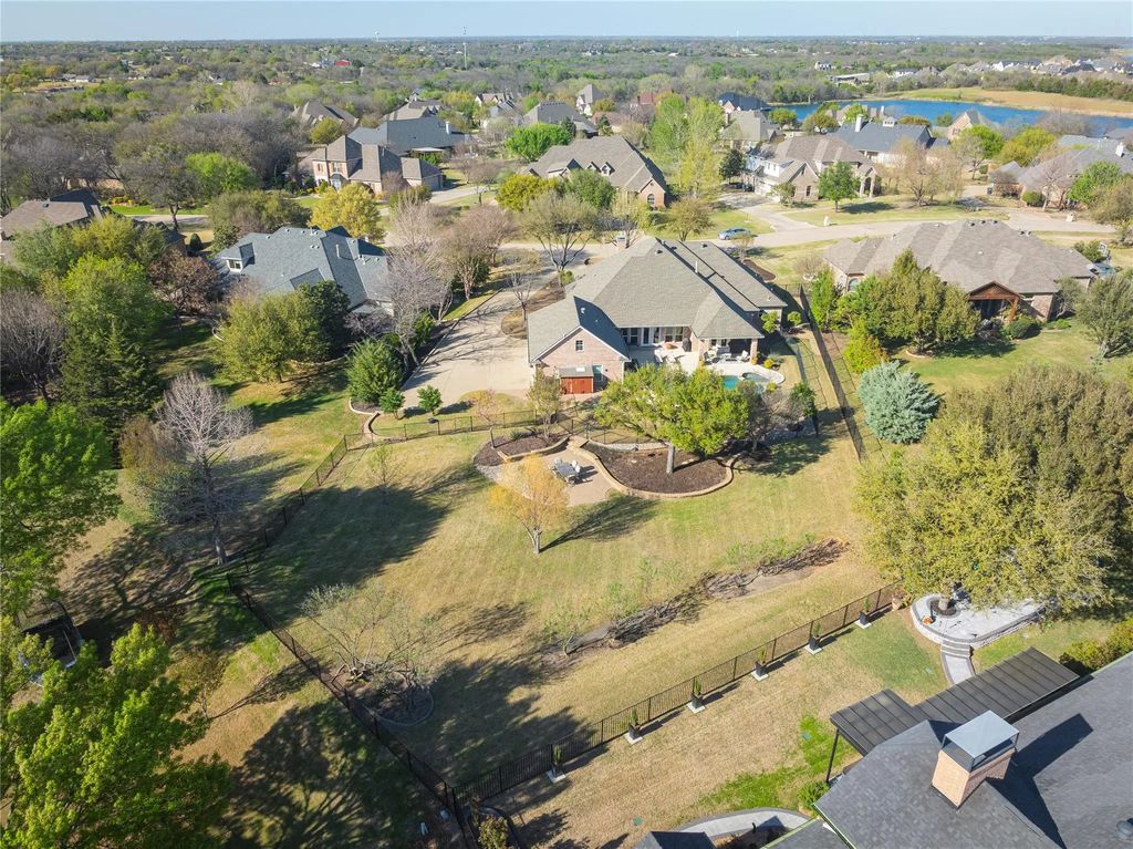 306 Lago Grande Trail, Wylie