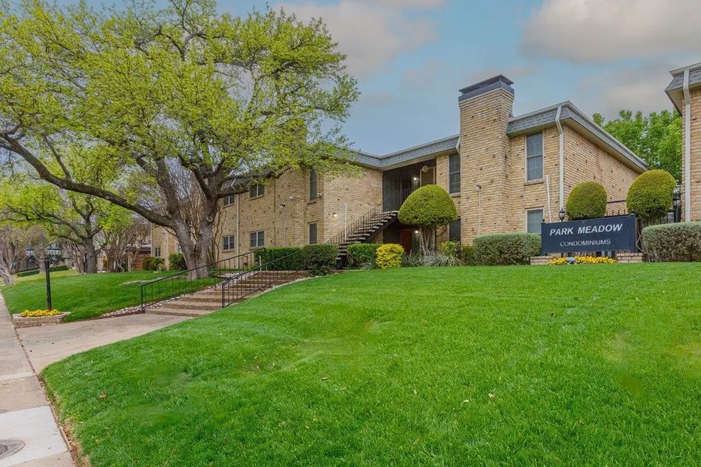 7721 Meadow Park Drive 102, Dallas