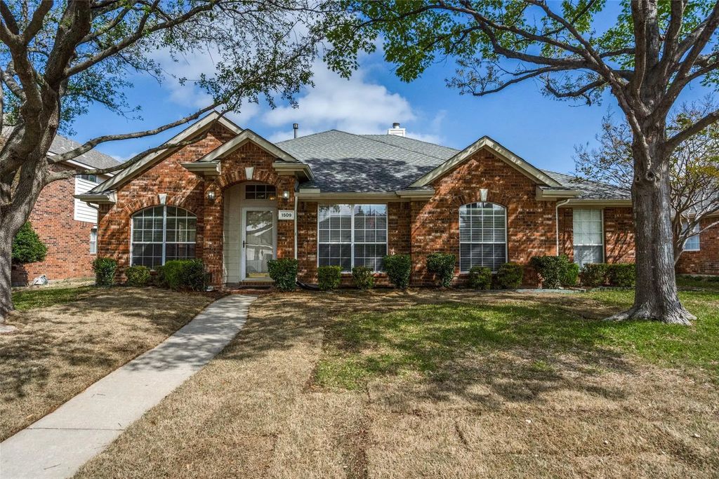 1509 Winding Trail Drive, Allen