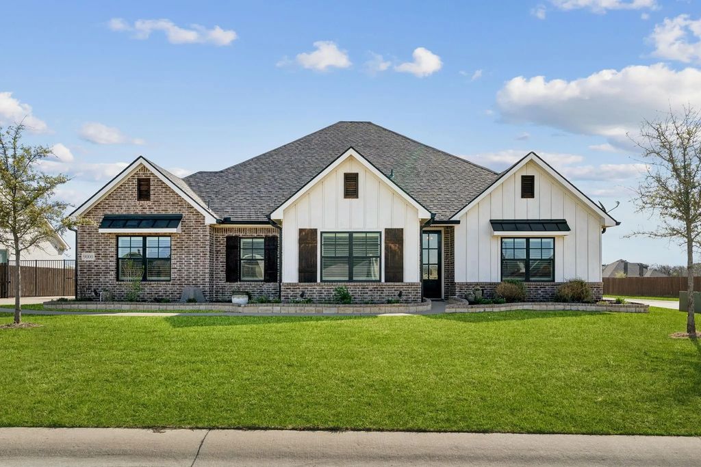 9000 Lazy Oak Drive, Justin