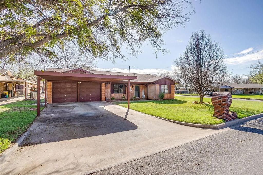 800 Brazos Drive, Mineral Wells