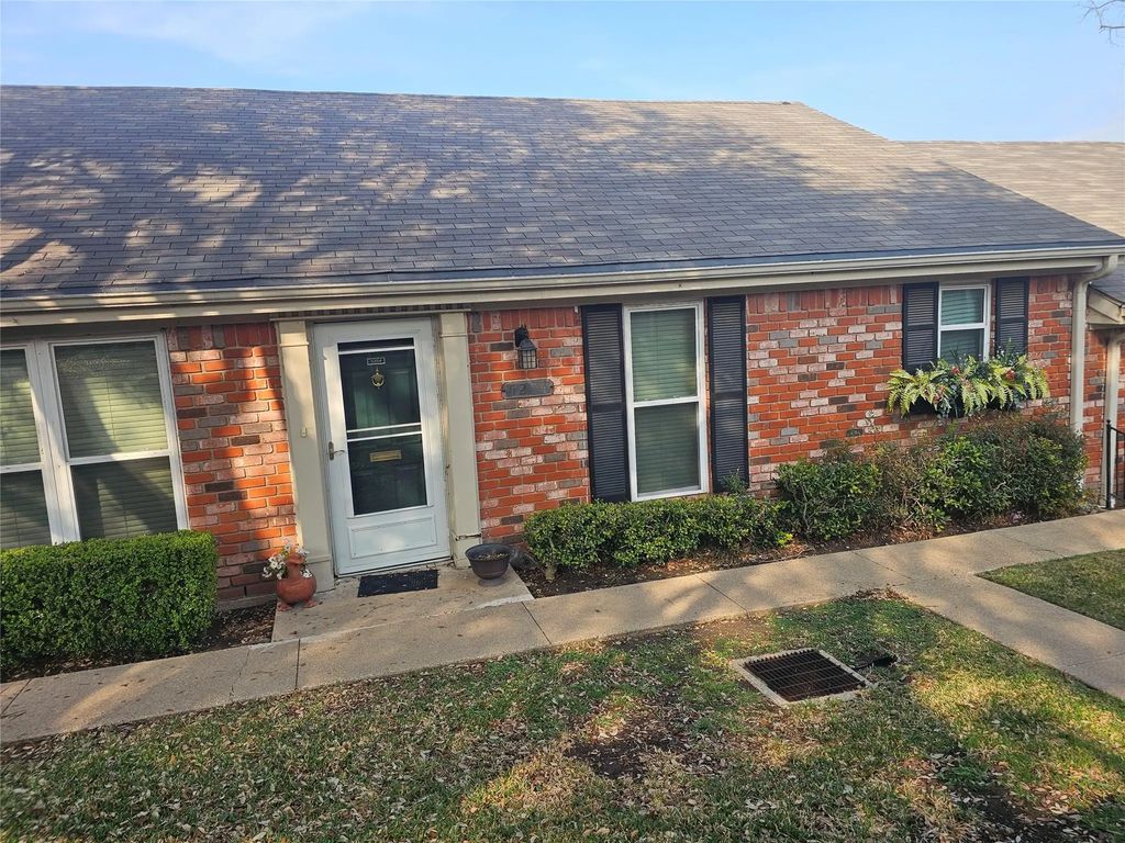 5204 Lake Shore Drive, Waco