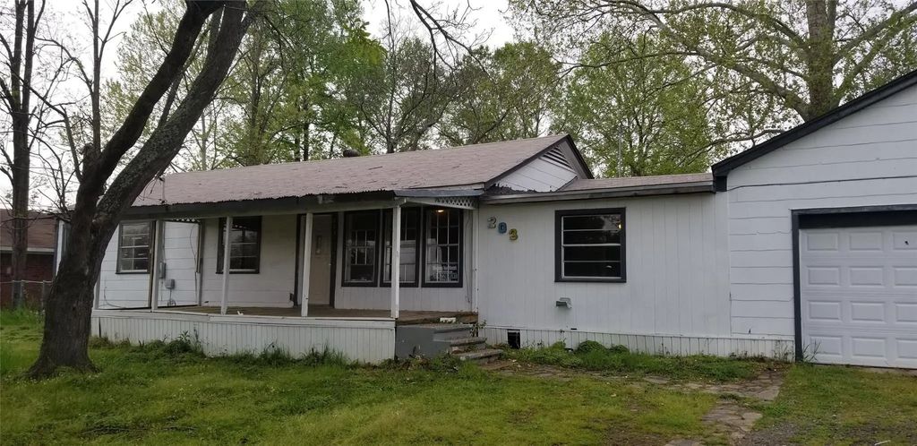 203 N Main Street, Blanchard