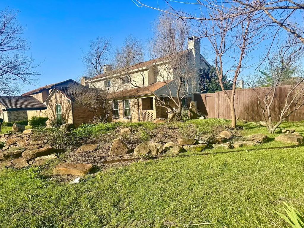 11525 Webb Chapel Road, Dallas