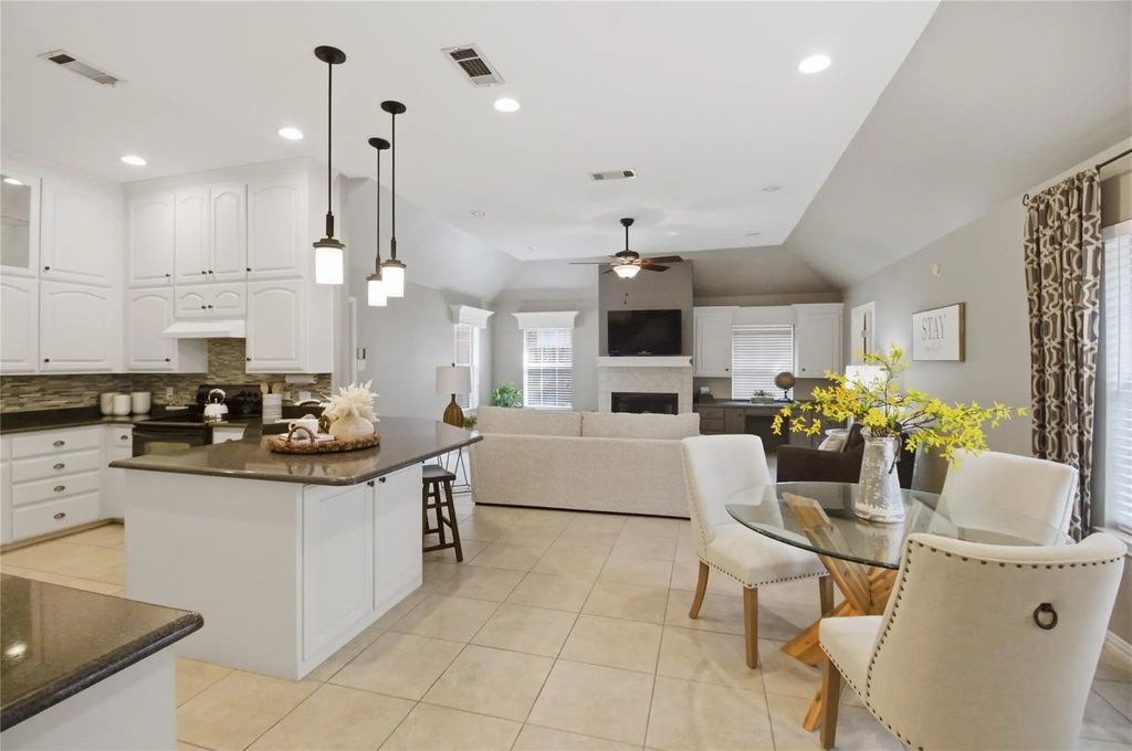7504 Teakwood Court, North Richland Hills