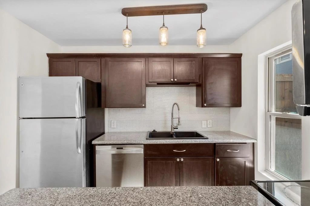 4039 Cole Avenue 105, Dallas