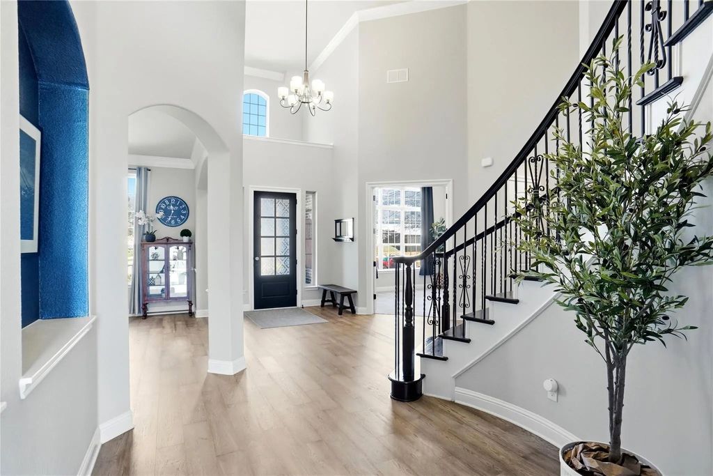 10913 Falling Leaf Trail, Flower Mound