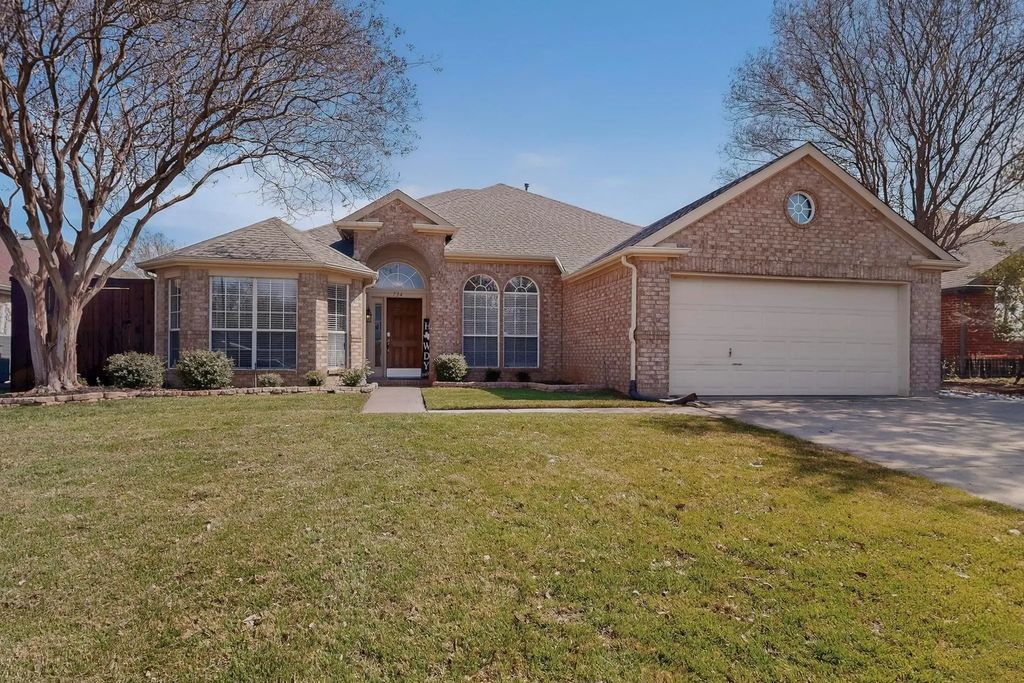 734 River Oak Way, Lake Dallas