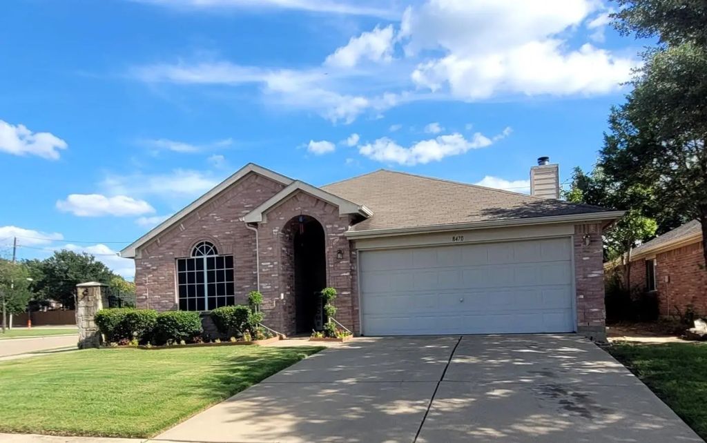 8470 Goldfinch Way, Dallas