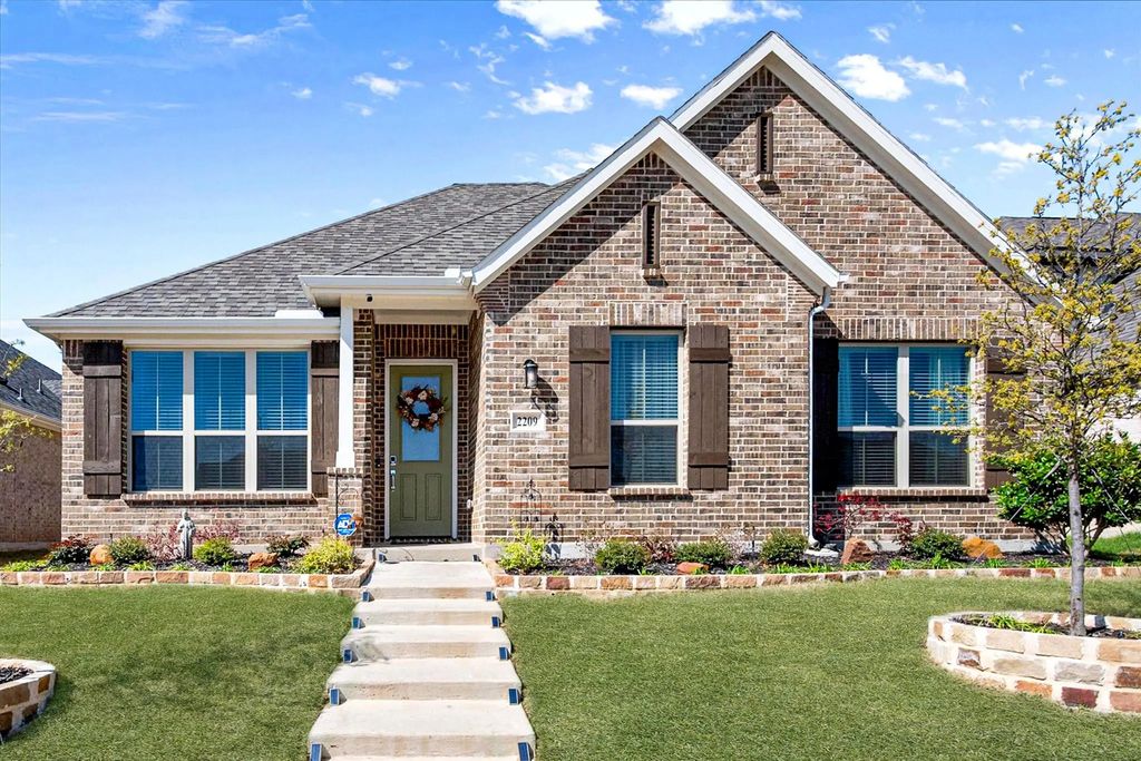 2209 Glacier Drive, Waxahachie