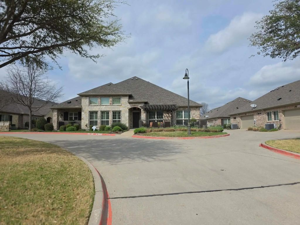 5673 Hummingbird Lane, Fairview