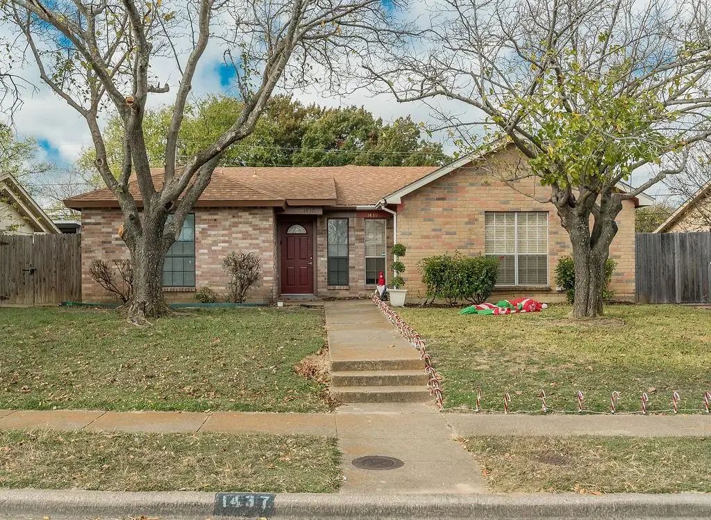 1437 Brook Meadow Circle, Lancaster