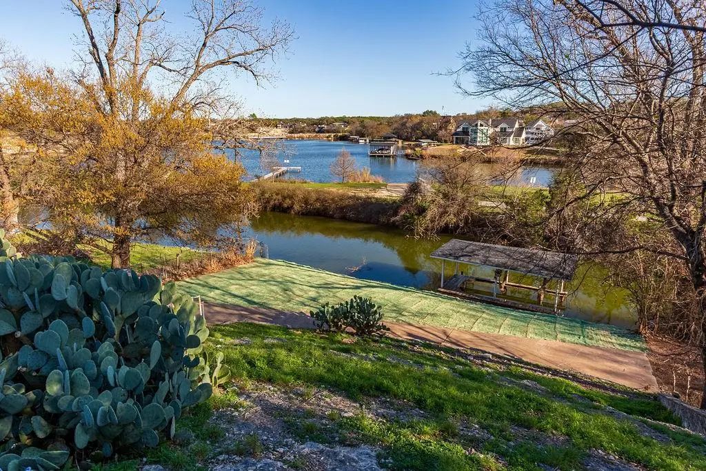 1007 Laguna Vista Court, Granbury