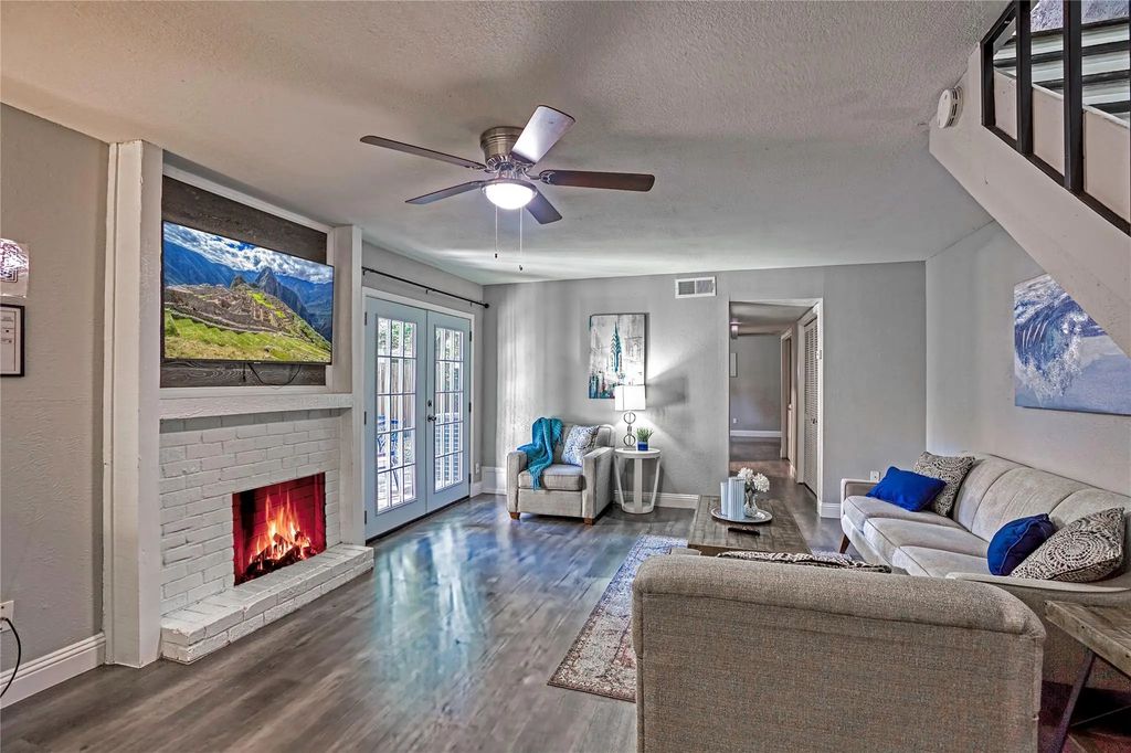 2648 Santa Barbara Drive, Grand Prairie