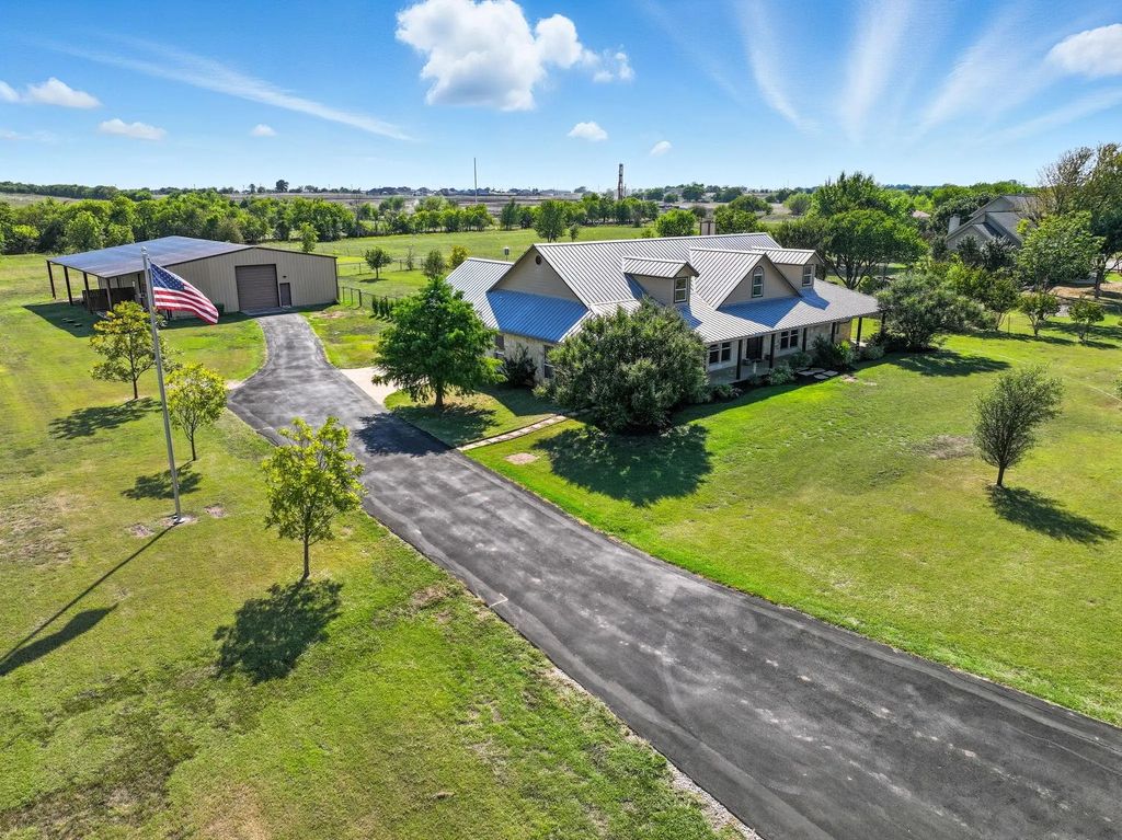 213 Audra Circle, Rhome