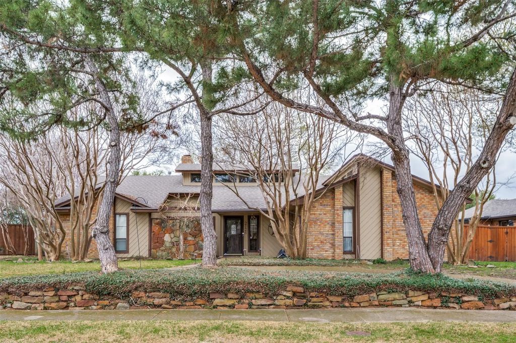 2126 Nob Hill, Carrollton