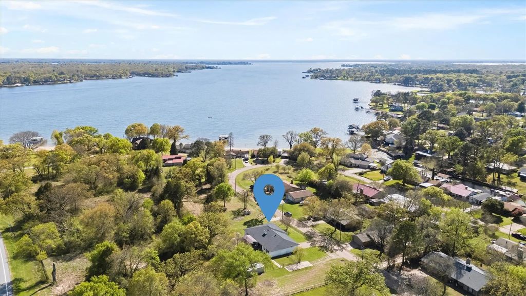 113 E Bayside Drive, Mabank