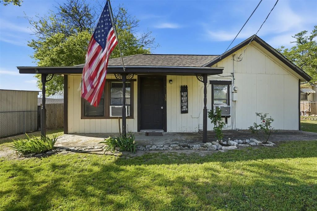 718 Narrow Street, Weatherford