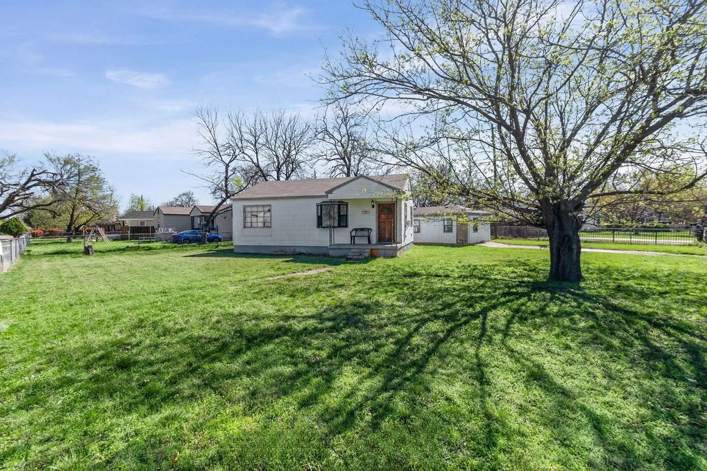 2807 S Montreal Avenue, Dallas