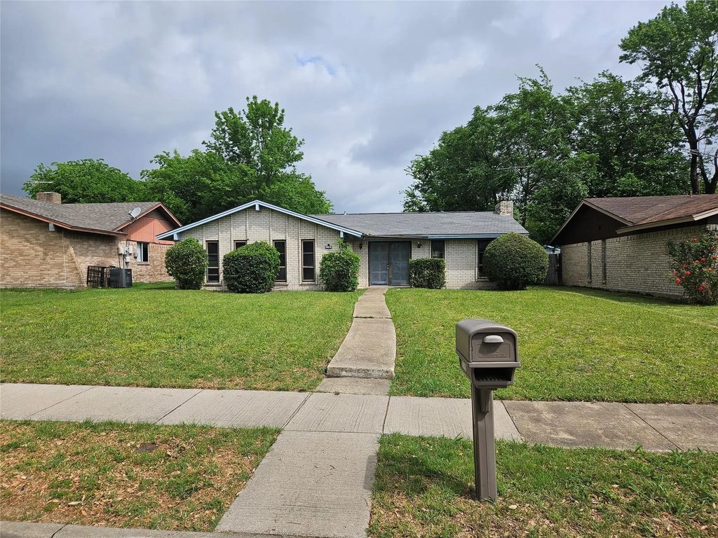 1101 Delores Drive, Garland