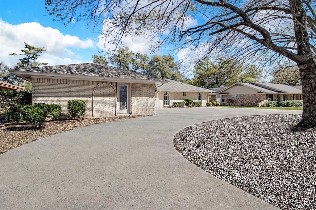 4266 Balboa Drive, Fort Worth