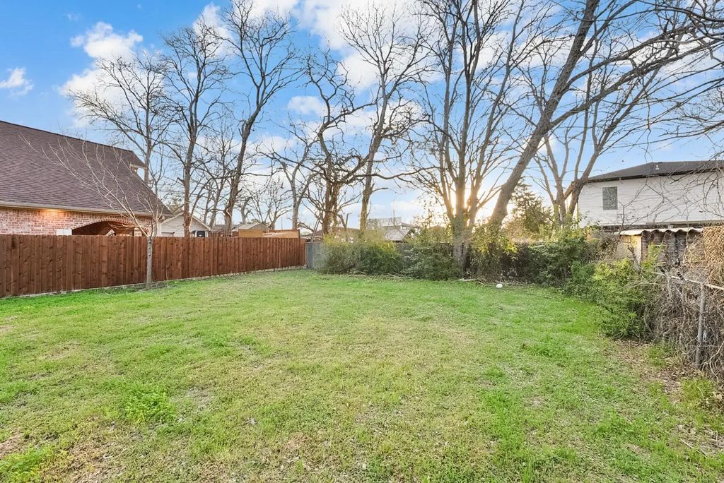 3415 Crossman Avenue, Dallas