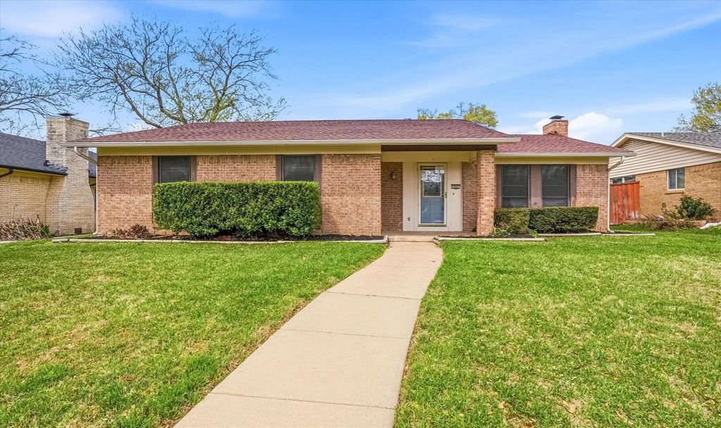 960 Meadowcove Circle, Garland